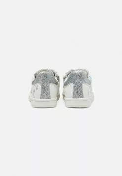 Friboo Disney Frozen Elsa - Sneakers Laag - White 10 Friboo Disney Frozen Elsa - Sneakers Laag - White -Friboo Winkel 0e48b488ba6246888f99c29543567ec5