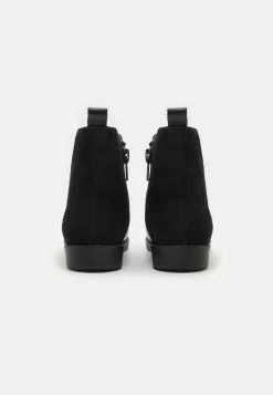 Friboo Leather - Korte Laarzen - Black -Friboo Winkel 170d1ee12c8b49e9a12d4c5c65ba0d99