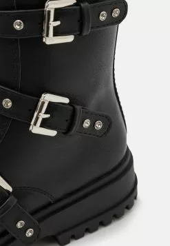 Friboo Korte Laarzen - Black -Friboo Winkel 38ce3b7a14804f7f9fd2559825a88fb8