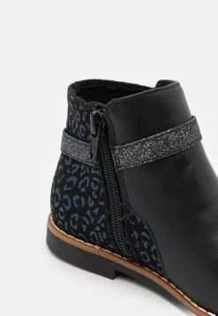 Friboo Korte Laarzen - Black 13 Friboo Korte Laarzen - Black -Friboo Winkel 7d767966693e4311a728be103567eb45