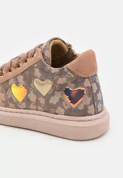 Friboo Sneakers Laag - Light Pink -Friboo Winkel de824fe091584f21a5637610b93eb9b2